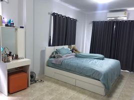 4 Schlafzimmer Reihenhaus zu verkaufen im Wisatesuknakorn Phase 3, Phanthai Norasing