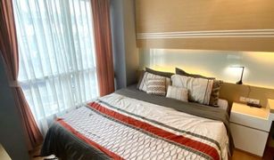Chantharakasem, ဘန်ကောက် Life at Ratchada Condominium တွင် 2 အိပ်ခန်းများ ကွန်ဒို ရောင်းရန်အတွက်