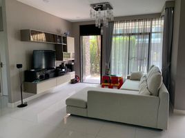 4 Bedroom House for sale at Mantana Lake Watcharapol, O Ngoen, Sai Mai