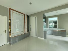 4 Schlafzimmer Haus zu verkaufen im Mantana Onnut-Wongwaen 5, Dokmai, Prawet