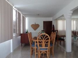 4 Bedroom Apartment for rent at Comfy Salinas apartment: 4 blocks from the beach, Salinas