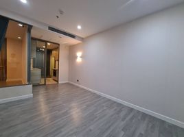 1 Schlafzimmer Appartement zu verkaufen im The Room BTS Wongwian Yai, Bang Lamphu Lang, Khlong San