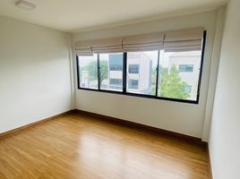 3 Bedroom Townhouse for rent at Centro Ramindra-Chatuchot, O Ngoen, Sai Mai