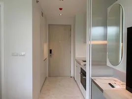 คอนโด 1 ห้องนอน ให้เช่า ในโครงการ สโคป พร้อมศรี, คลองตันเหนือ