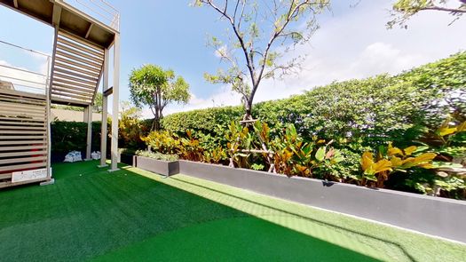 3Dウォークスルー of the Outdoor Putting Green at Noble Revent