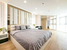 3 спален Кондо на продажу в Belle Grand Rama 9, Huai Khwang