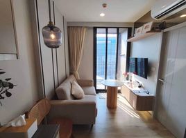 1 Schlafzimmer Appartement zu verkaufen im Oka Haus, Khlong Tan