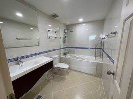 2 Bedroom Condo for sale at Life at Sukhumvit 67, Phra Khanong Nuea