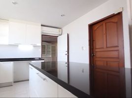 3 Bedroom Apartment for rent at Charan Tower, Khlong Tan Nuea, Watthana