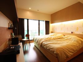3 Bedroom Apartment for sale at Noble Remix, Khlong Tan