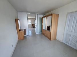 3 Schlafzimmer Reihenhaus zu vermieten im Phetcharat Home, Huai Chorakhe