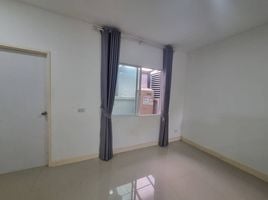 3 Bedroom Townhouse for rent at The Metro Rattanathibet, Sai Ma, Mueang Nonthaburi, Nonthaburi, Thailand