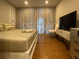 1 Bedroom Apartment for rent at Na Vara Residence, Lumphini