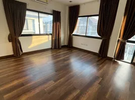 3 Bedroom House for sale at Uraiwan Grand Villa, Nong Prue