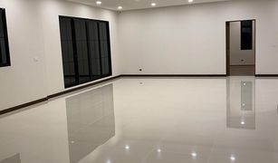 5 Bedrooms House for sale in Sala Thammasop, Bangkok The Palazzo Pinklao