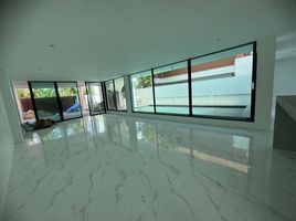 4 Schlafzimmer Villa zu verkaufen in Thalang, Phuket, Sakhu