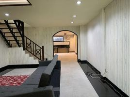 4 Schlafzimmer Reihenhaus zu vermieten in Nawamin, Bueng Kum, Nawamin