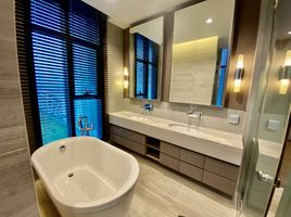 2 Bedroom Condo for sale at The Diplomat Sathorn, Si Lom