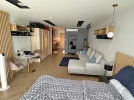 Студия Кондо на продажу в Sukhumvit Suite, Khlong Toei Nuea