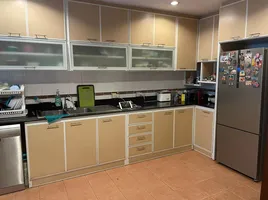 3 Bedroom Apartment for rent at Diyal Mansion, Khlong Toei