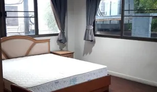 Кондо, 3 спальни на продажу в Khlong Tan Nuea, Бангкок Supha Maison