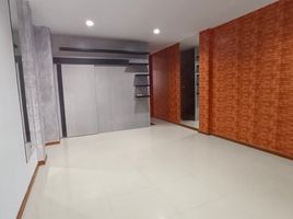3 Schlafzimmer Reihenhaus zu vermieten im Haus 35 Chaengwattana - Pak Kret, Khlong Kluea