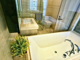 2 Bedroom Condo for sale at The XXXIX By Sansiri, Khlong Tan Nuea