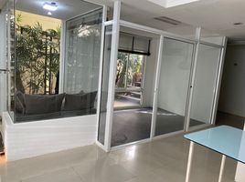 Studio Villa for rent in Phlapphla, Wang Thong Lang, Phlapphla