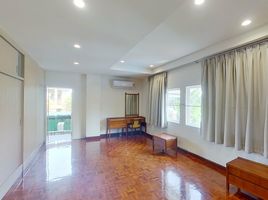 2 спален Кондо в аренду в S.V. Apartment, Lumphini, Патхум Щан, Бангкок