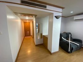 2 Schlafzimmer Wohnung zu vermieten im Baan Suksan, Khlong Toei Nuea, Watthana