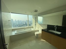 2 Bedroom Condo for sale at Eight Thonglor Residence, Khlong Tan Nuea