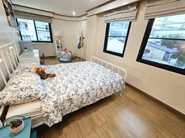 2 Schlafzimmer Appartement zu vermieten im Baan Suksan, Khlong Toei Nuea