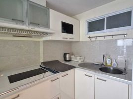 1 спален Квартира в аренду в Lumpini Suite Sukhumvit 41, Khlong Tan Nuea