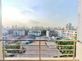 2 Bedroom Condo for rent at Sarin Suites, Phra Khanong Nuea