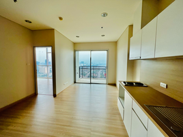 2 Bedroom Apartment for sale at Intro Phaholyothin-Pradipat, Sam Sen Nai
