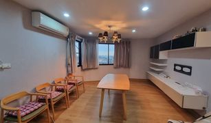 2 Bedrooms Condo for sale in Chantharakasem, Bangkok Ratchada Pavilion