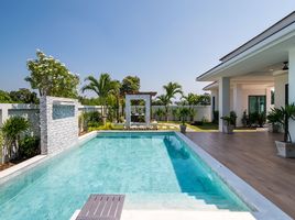 3 Bedroom Villa for sale at Luxury Home by Bibury, Thap Tai
