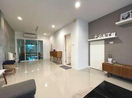 3 Schlafzimmer Villa zu verkaufen im Lumpini Town Place Sukhumvit 62, Bang Chak