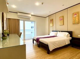 3 Bedroom Apartment for rent at Saranjai Mansion, Khlong Toei, Khlong Toei, Bangkok