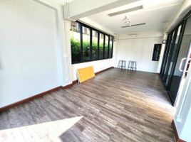 5 Bedroom Whole Building for rent in Bangkok, Din Daeng, Din Daeng, Bangkok