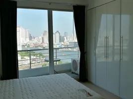 1 Bedroom Condo for rent at Supalai River Place, Bang Lamphu Lang, Khlong San