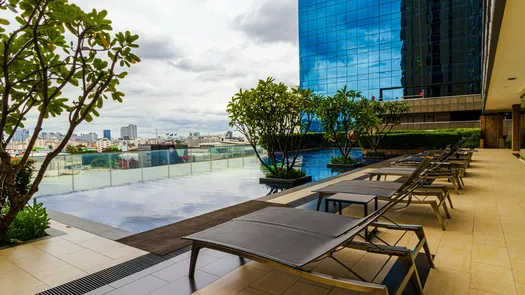 Photo 1 of the Communal Pool at Equinox Phahol-Vibha