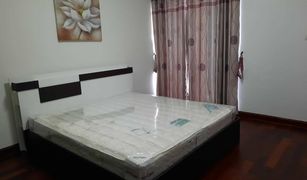 3 Bedrooms Condo for sale in Sena Nikhom, Bangkok Supalai Park Kaset