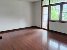 3 Bedroom House for sale in Eastern Bus Terminal Ekkamai Bangkok, Phra Khanong, Phra Khanong Nuea