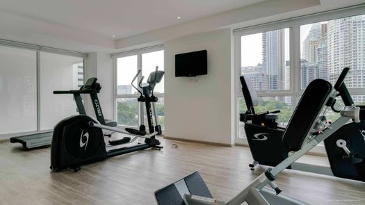 Fotos 1 of the Fitnessstudio at The Private Residence Rajdamri