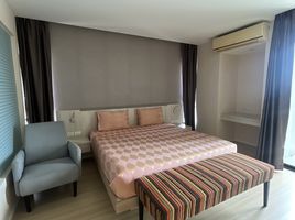 2 спален Кондо в аренду в Kanyarat Lakeview Condominium, Nai Mueang