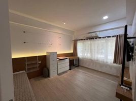 4 Bedroom House for rent in Wua Lai Walking Street, Phra Sing, Si Phum