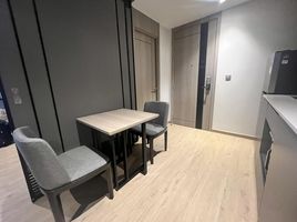 1 Schlafzimmer Appartement zu vermieten im Andromeda Condominium, Nong Prue