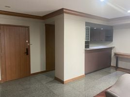 3 Schlafzimmer Wohnung zu vermieten im United Tower, Khlong Tan Nuea