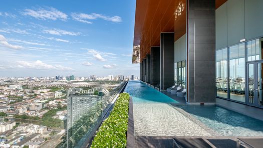 Фото 1 of the Communal Pool at Niche Pride Taopoon-Interchange